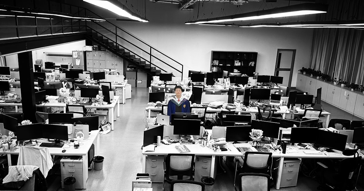 A room filled with lots of computers and desks