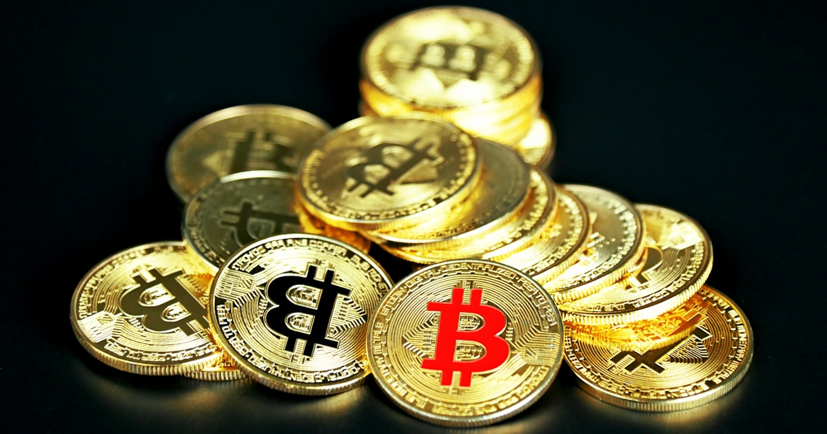 gold and silver round coins