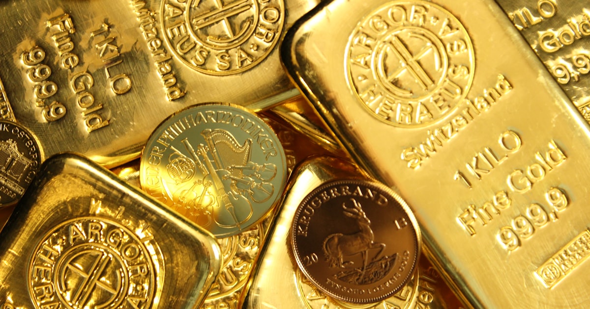 gold and silver round coins