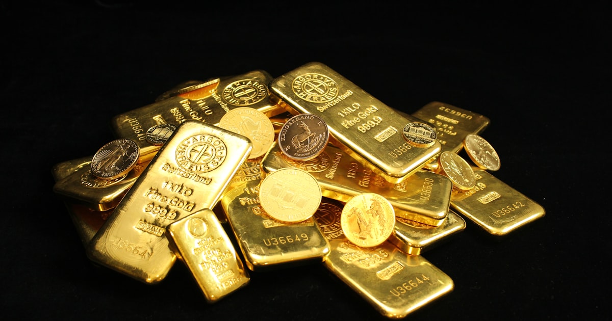 gold and silver round coins