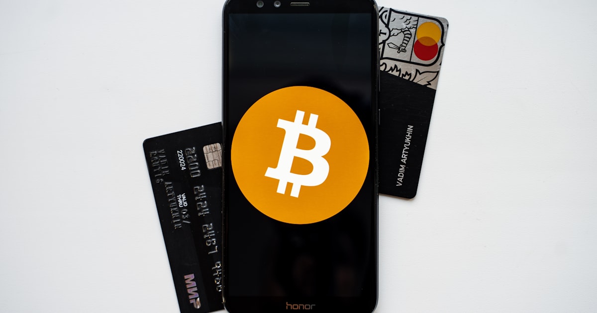US Inflation Above 4% Pressures Bitcoin and Gold Prices