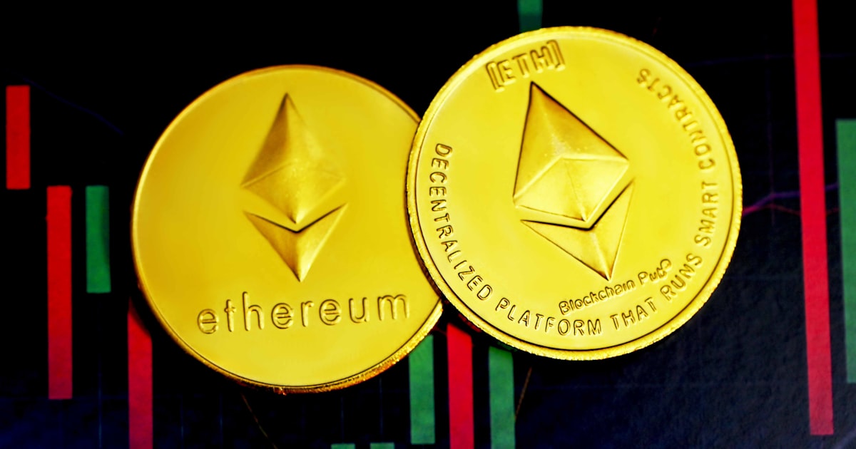 gold and white star print round decor